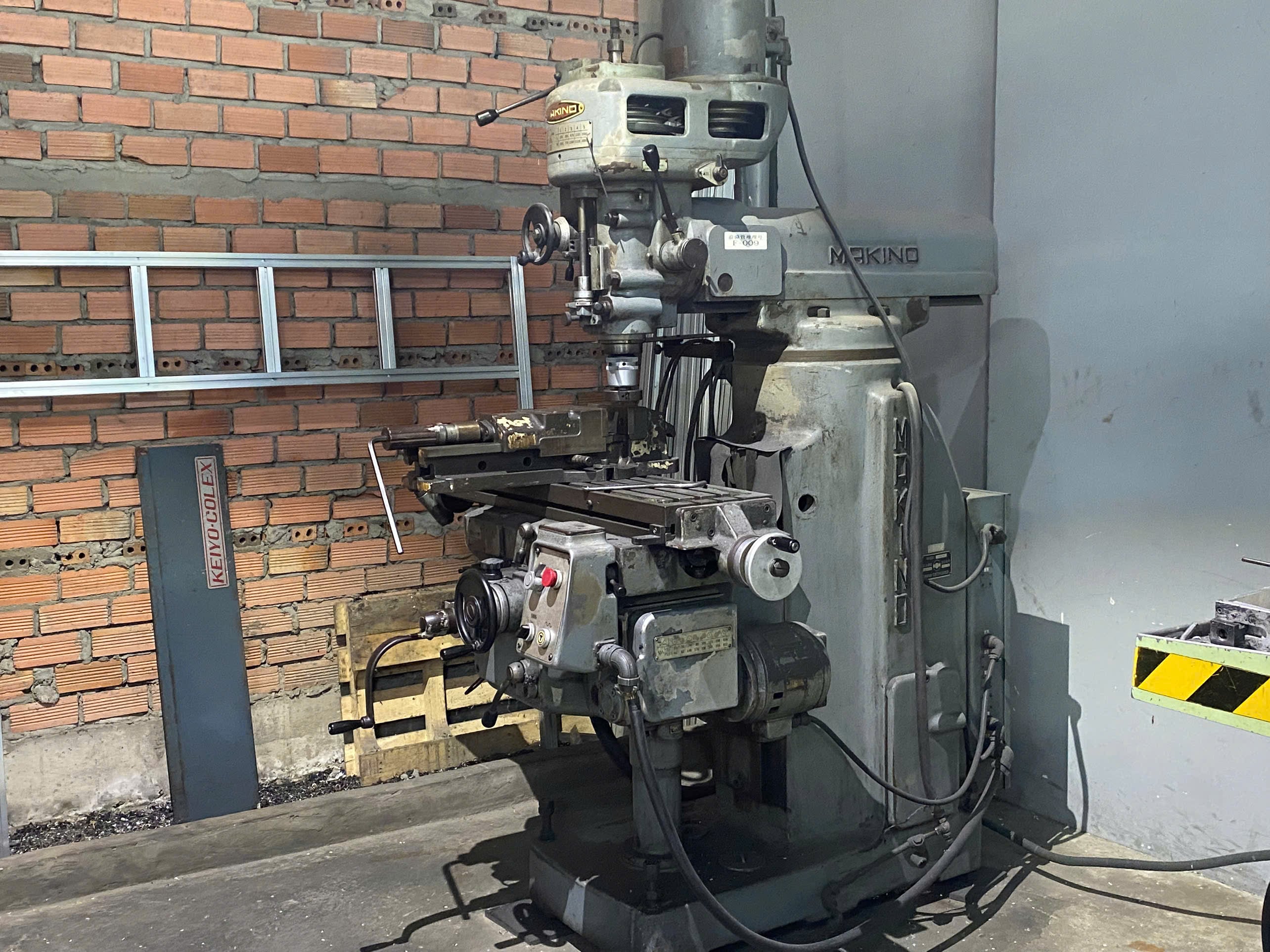 Milling machine 3.jpg